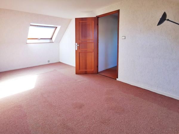 Magny-les-Hameaux (78114) Maison 6P indépendante sur 494 m² de terrain arboré