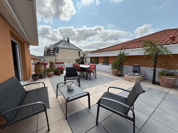 LA ROCHE SUR YON CENTRE - APPARTEMENT DE PRESTIQUE AVEC TERRASSE A VENDRE EXCLUSIVITE AMANDA