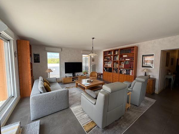 LA ROCHE SUR YON CENTRE - APPARTEMENT DE PRESTIQUE AVEC TERRASSE A VENDRE EXCLUSIVITE AMANDA