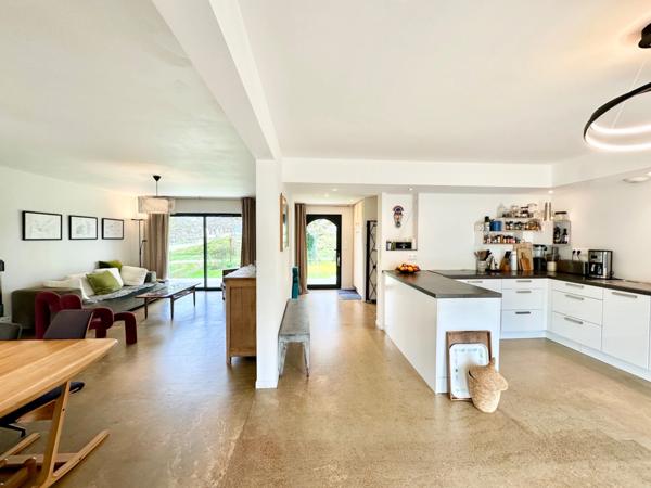 MAISON - 162 m² - LOCMINÉ