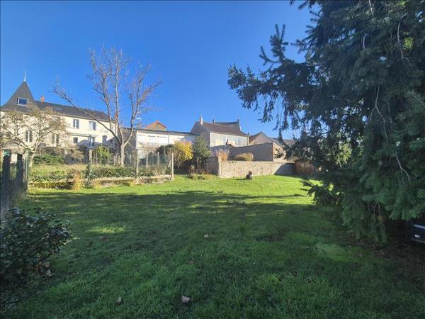 Appartement à vendre |  Néris-les-Bains |  8 pièces | 194 m²