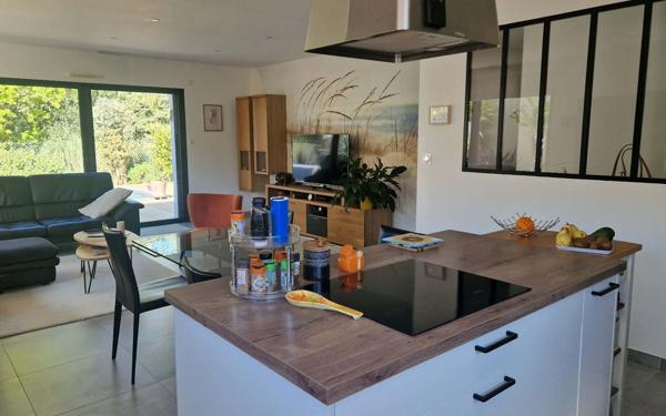 Maison à vendre    4 pièces •  Mèze