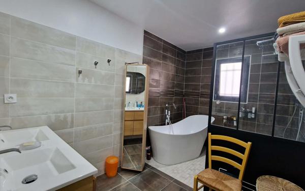 Maison à vendre    4 pièces •  Mèze