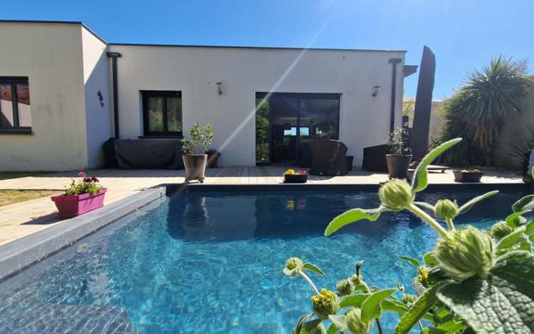 Maison à vendre    4 pièces •  Mèze