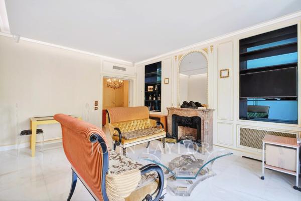 Montaigne - Triangle d'Or | Grand pied à terre parisien