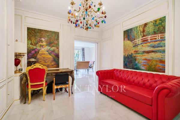 Montaigne - Triangle d'Or | Grand pied à terre parisien