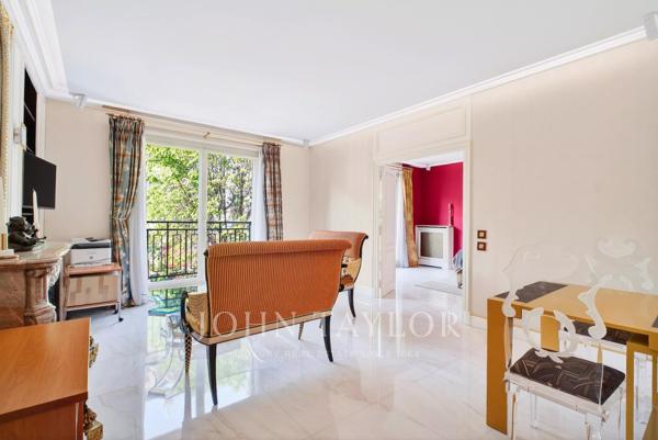 Montaigne - Triangle d'Or | Grand pied à terre parisien