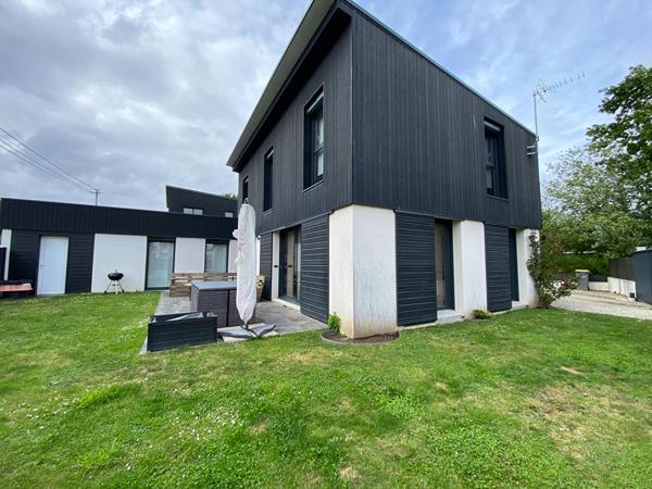 A VENDRE MAISON QUEVERT PROCHE DINAN A PIED 4 CHAMBRES DONT UNE AU RDC, UN BUREAU