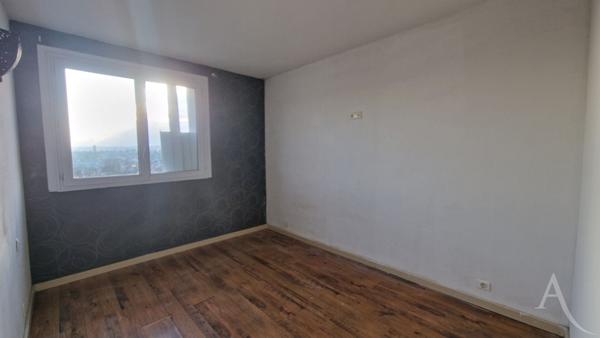 Appartement Mantes La Jolie 3 pièces 2 chambres avec parking et cave