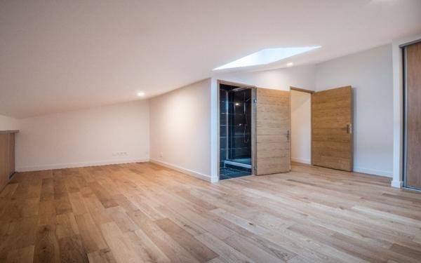 Appartement à louer    4 pièces •  Nîmes