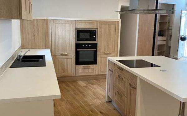 Appartement à louer    4 pièces •  Nîmes