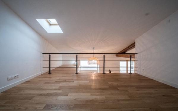 Appartement à louer    4 pièces •  Nîmes