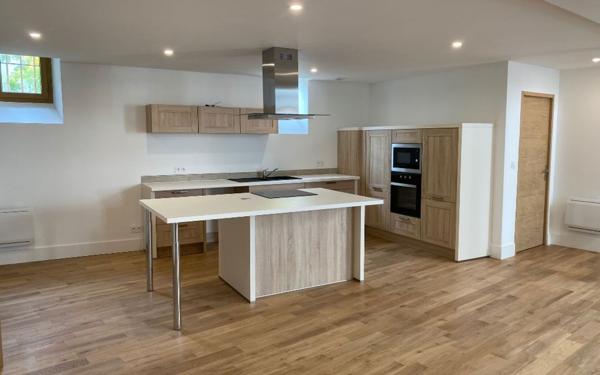 Appartement à louer    4 pièces •  Nîmes