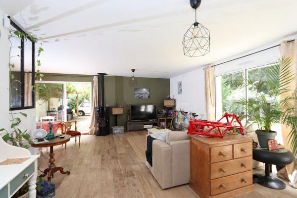 Maison de plain-pied Saint Brevin Les Pins 5 pièce(s) 93,14 m² - Grand garage, cave, dépendance