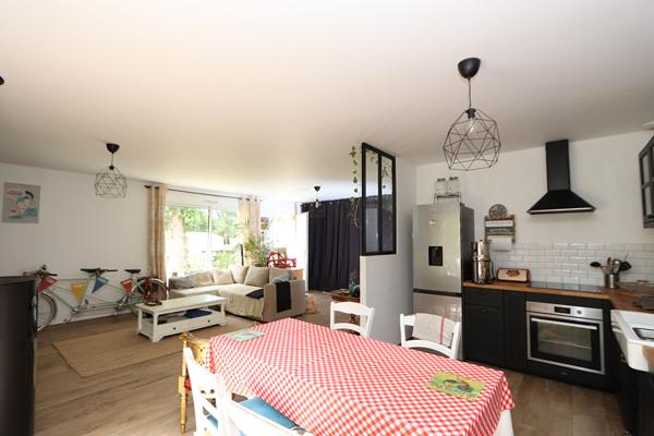 Maison de plain-pied Saint Brevin Les Pins 5 pièce(s) 93,14 m² - Grand garage, cave, dépendance