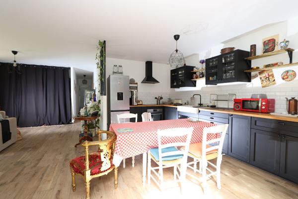 Maison de plain-pied Saint Brevin Les Pins 5 pièce(s) 93,14 m² - Grand garage, cave, dépendance