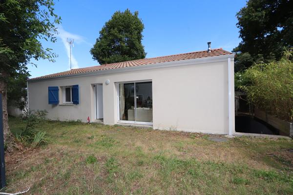 Maison de plain-pied Saint Brevin Les Pins 5 pièce(s) 93,14 m² - Grand garage, cave, dépendance