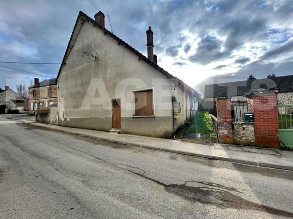 IMMEUBLE DE 362M² COMPRENANT : un F5 avec garage, deux F2, un F3, un F2 A RENOVER.