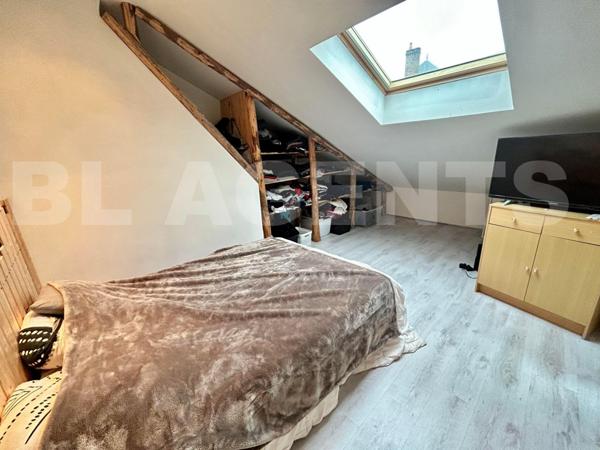 IMMEUBLE DE 362M² COMPRENANT : un F5 avec garage, deux F2, un F3, un F2 A RENOVER.