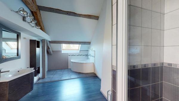 Propriété de charme aux volumes rares totalisant 570 m2 prix 579 000