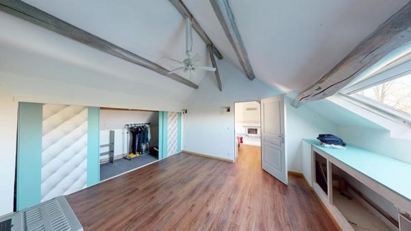 Propriété de charme aux volumes rares totalisant 570 m2 prix 579 000