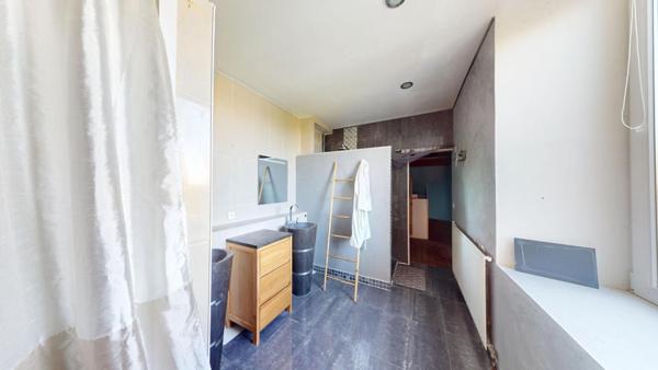 Propriété de charme aux volumes rares totalisant 570 m2 prix 579 000