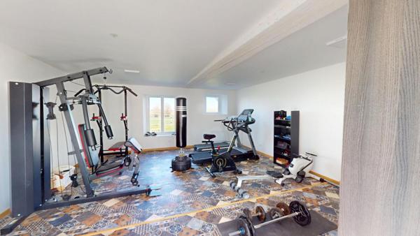 Propriété de charme aux volumes rares totalisant 570 m2 prix 579 000