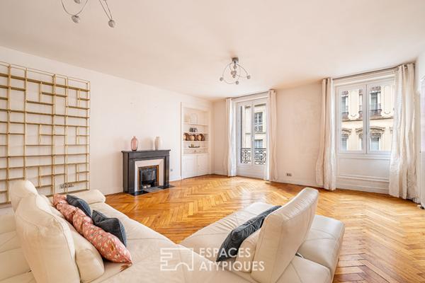 Appartement de caractère en étage élevé avec ascenseur quartier Grôlée