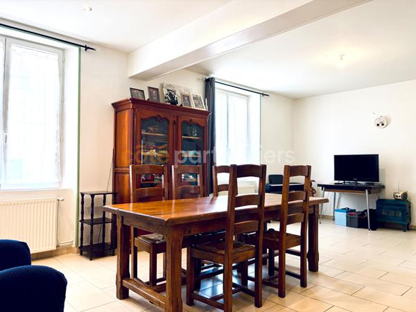 Vente
                Appartement53 m² - 3 Pièces -
                    MONTEBOURG (50310)