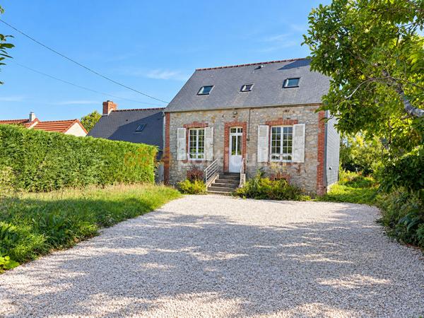 Vente
                Appartement53 m² - 3 Pièces -
                    MONTEBOURG (50310)