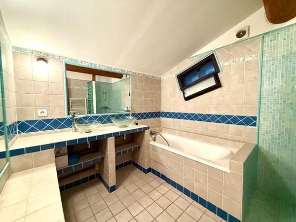 Maison de village avec cour - Eyragues