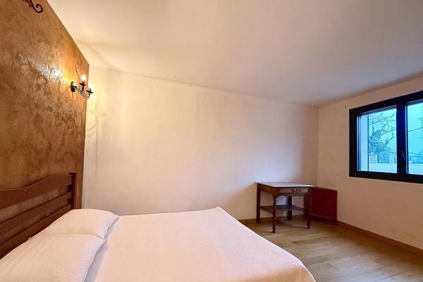 Maison de village avec cour - Eyragues