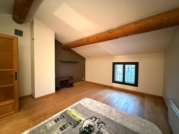 Maison de village avec cour - Eyragues