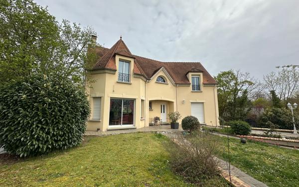 Maison à vendre    7 pièces • 173,91 m2 Étiolles