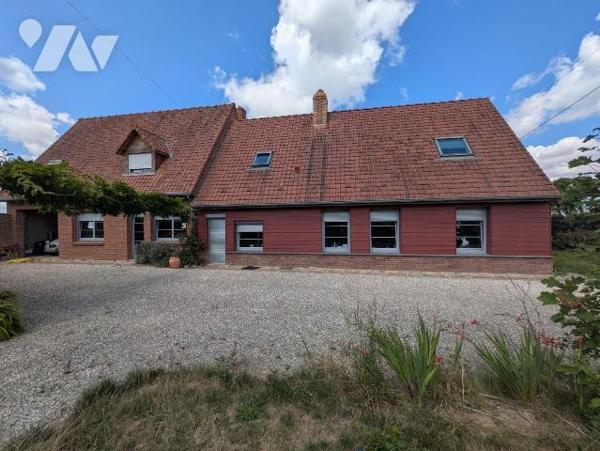 EXCLUSIVITÉ - Campagne de Wormhout

À découvrir rapidement ! Charmante maison de style ...