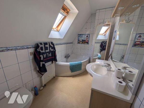 EXCLUSIVITÉ - Campagne de Wormhout

À découvrir rapidement ! Charmante maison de style ...