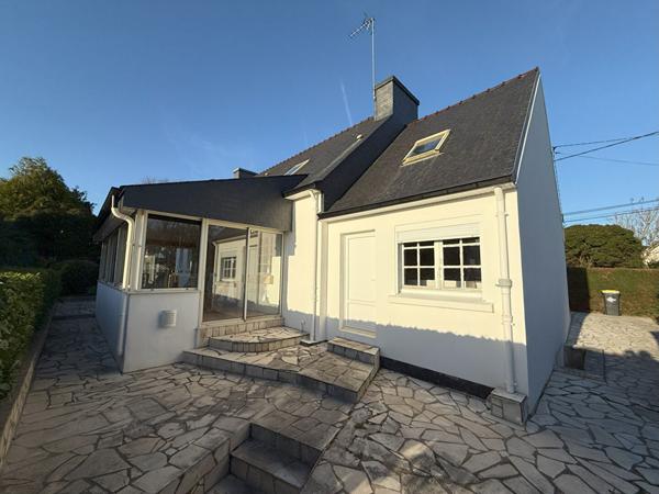Maison Concarneau 4 pièces 125 m² sur un terrain de 630 m² proche des sentiers côtiers.