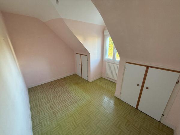 Maison Concarneau 4 pièces 125 m² sur un terrain de 630 m² proche des sentiers côtiers.