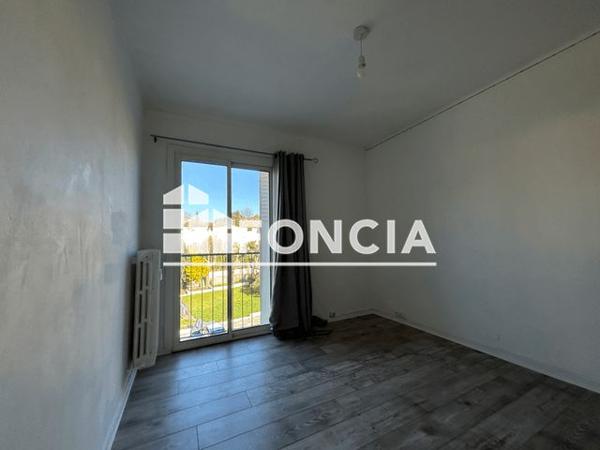 Location Appartement 4 pièces 68 m² - 241 CHEMIN DE LA CALADE Toulon 83000