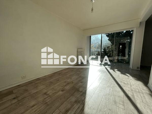 Location Appartement 4 pièces 68 m² - 241 CHEMIN DE LA CALADE Toulon 83000