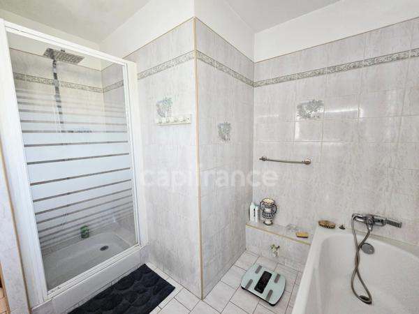 Maison à vendre 7 pièces LA CIOTAT (13) Garage, Terrain 1057 m2