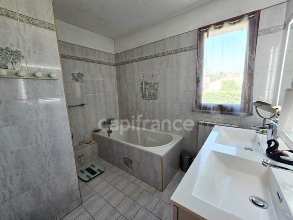 Maison à vendre 7 pièces LA CIOTAT (13) Garage, Terrain 1057 m2
