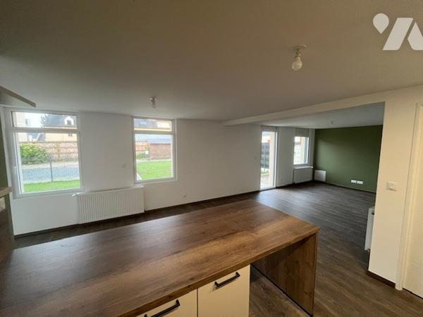 YVETOT CENTRE, pavillon de plain pied d~82m² mitoyen des 2 côtés, sur terrain d'~ 431m², 2 chambres.