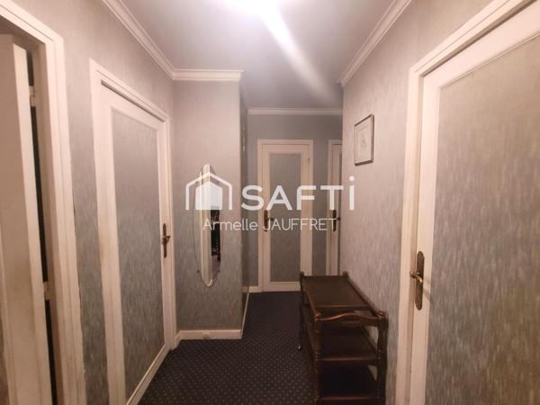 T2 cellier, parking, cave La Fontaine Saint Martin