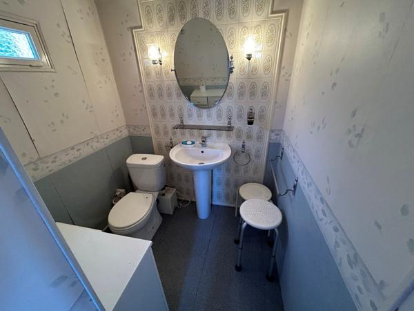 A vendre Maison fort potentiel Mont De Marsan 4 chambres 1 bureau garages terrasse parc arboré