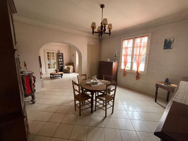 A vendre Maison fort potentiel Mont De Marsan quartier prisé 4 chambres dépendances garage