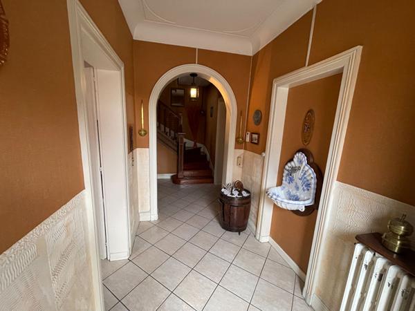 A vendre Maison fort potentiel Mont De Marsan quartier prisé 4 chambres dépendances garage