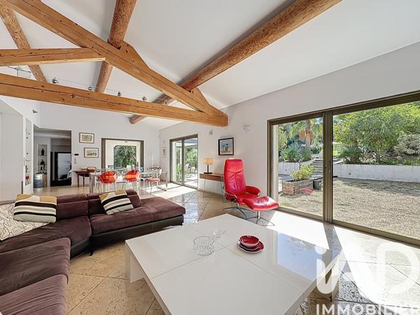 Maison à vendre 5 pièces 181 m² Grimaud