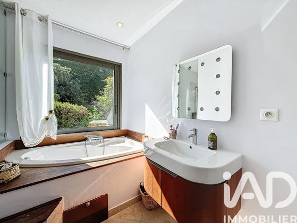 Maison à vendre 5 pièces 181 m² Grimaud