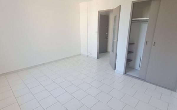 Appartement à vendre    1 pièce • 34 m2 La Seyne-sur-Mer